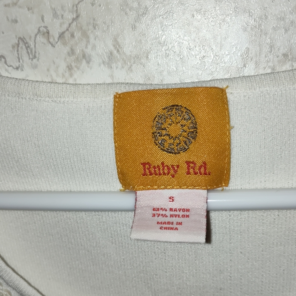 Ruby Rd White Embellished Fitted Tank Top - Picture 4 of 6